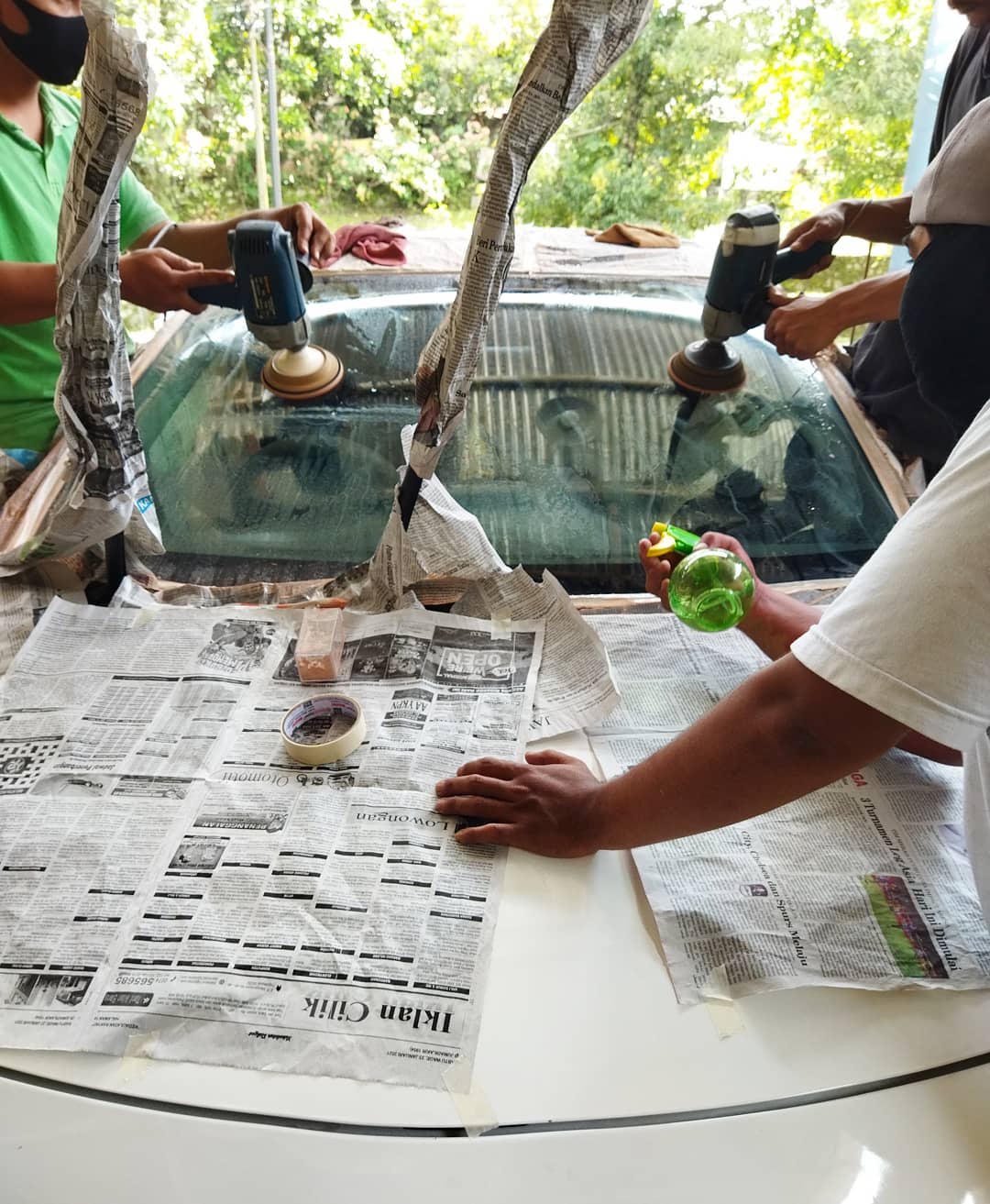 Jasa poles kaca mobil jogja — kaca depan bening bebas baret & jamur kaca di Exist Auto Care