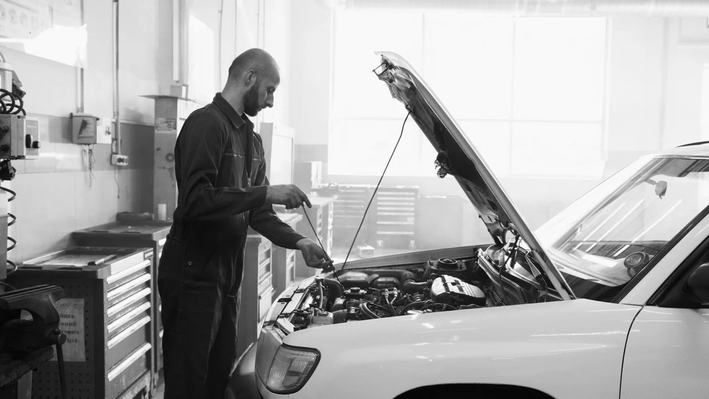 Proses cuci mesin mobil jogja dengan metode aman di Exist Auto Care